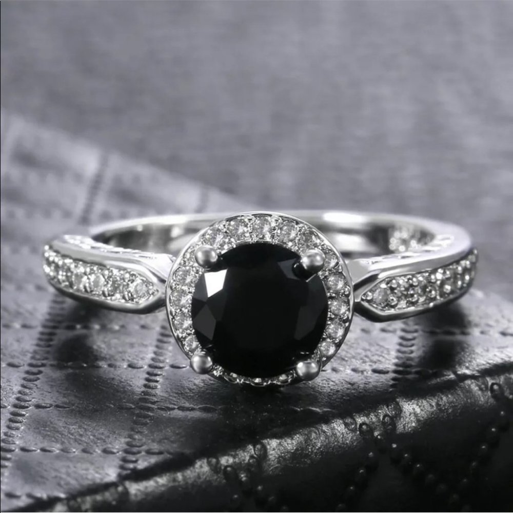 New Women Black Sapphire 925 Jewelry Wedding Ring - Picture 1 of 6